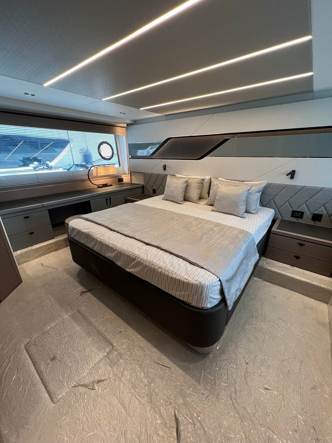 https://arconyachts.ams3.digitaloceanspaces.com/95119/conversions/large_4156276-optimize.jpg