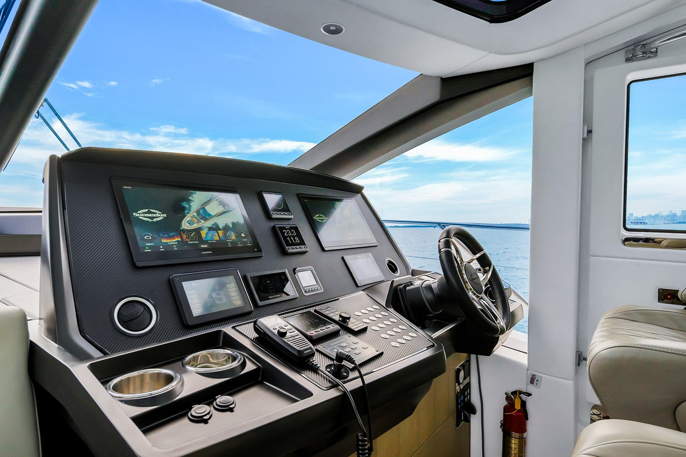 https://arconyachts.ams3.digitaloceanspaces.com/95134/conversions/large_4020185-optimize.jpg