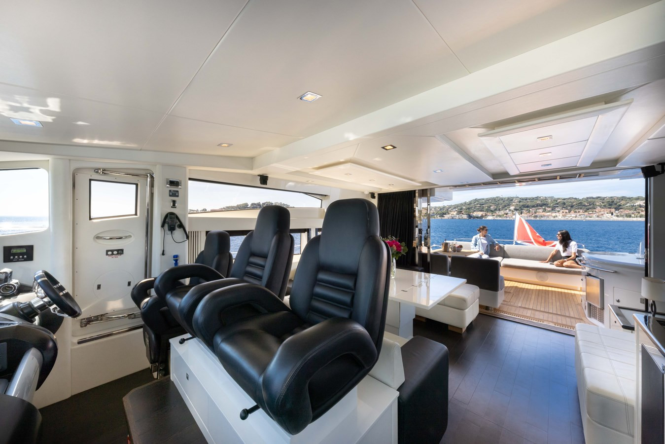 https://arconyachts.ams3.digitaloceanspaces.com/95148/conversions/large_4187832-optimize.jpg