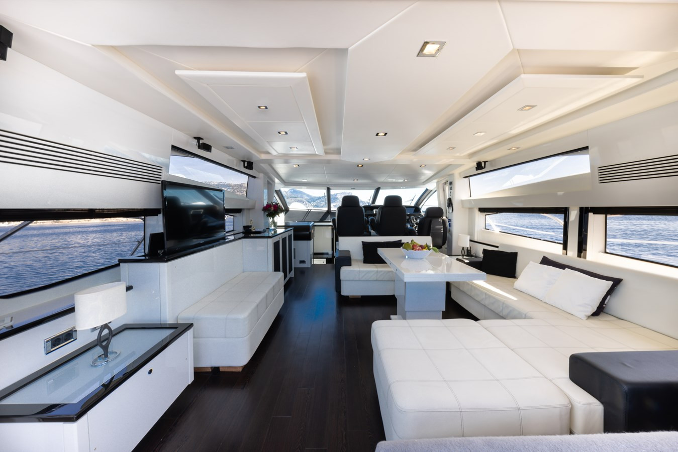 https://arconyachts.ams3.digitaloceanspaces.com/95150/conversions/large_4187833-optimize.jpg