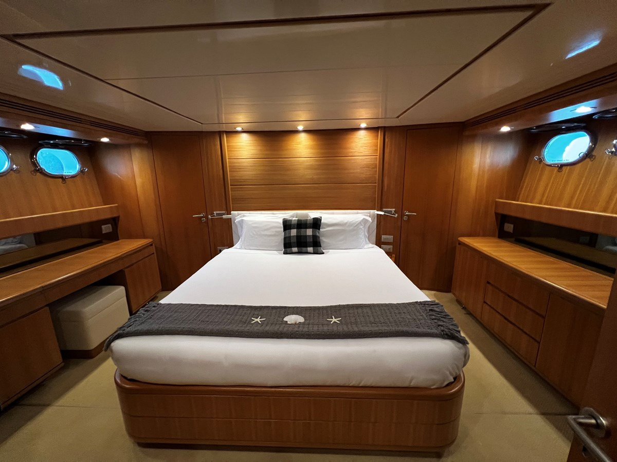 https://arconyachts.ams3.digitaloceanspaces.com/95153/conversions/large_4160561-optimize.jpg