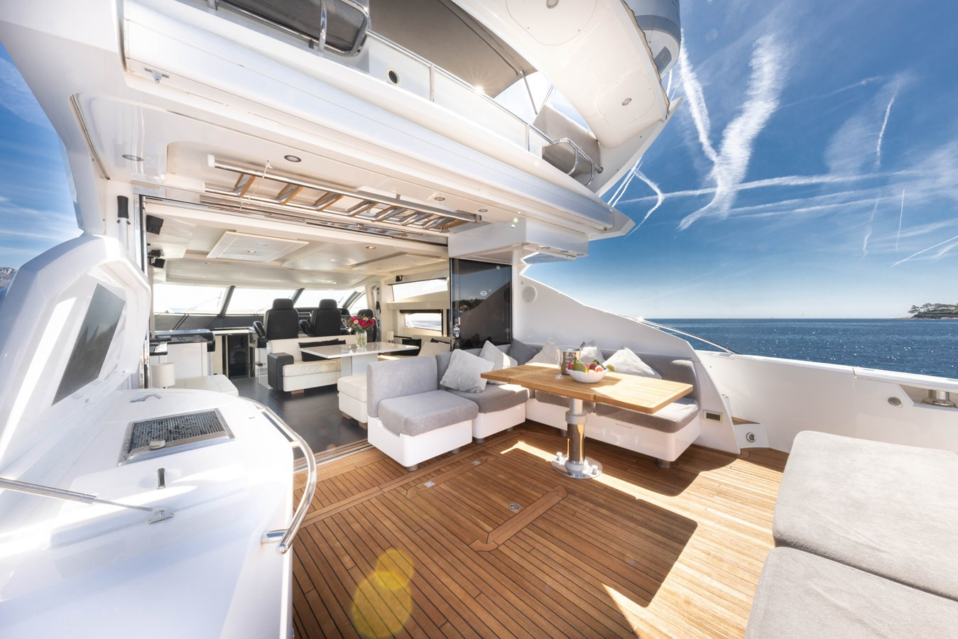 https://arconyachts.ams3.digitaloceanspaces.com/95155/conversions/large_4187835-optimize.jpg
