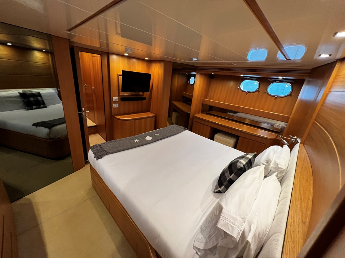 https://arconyachts.ams3.digitaloceanspaces.com/95156/conversions/large_4160563-optimize.jpg