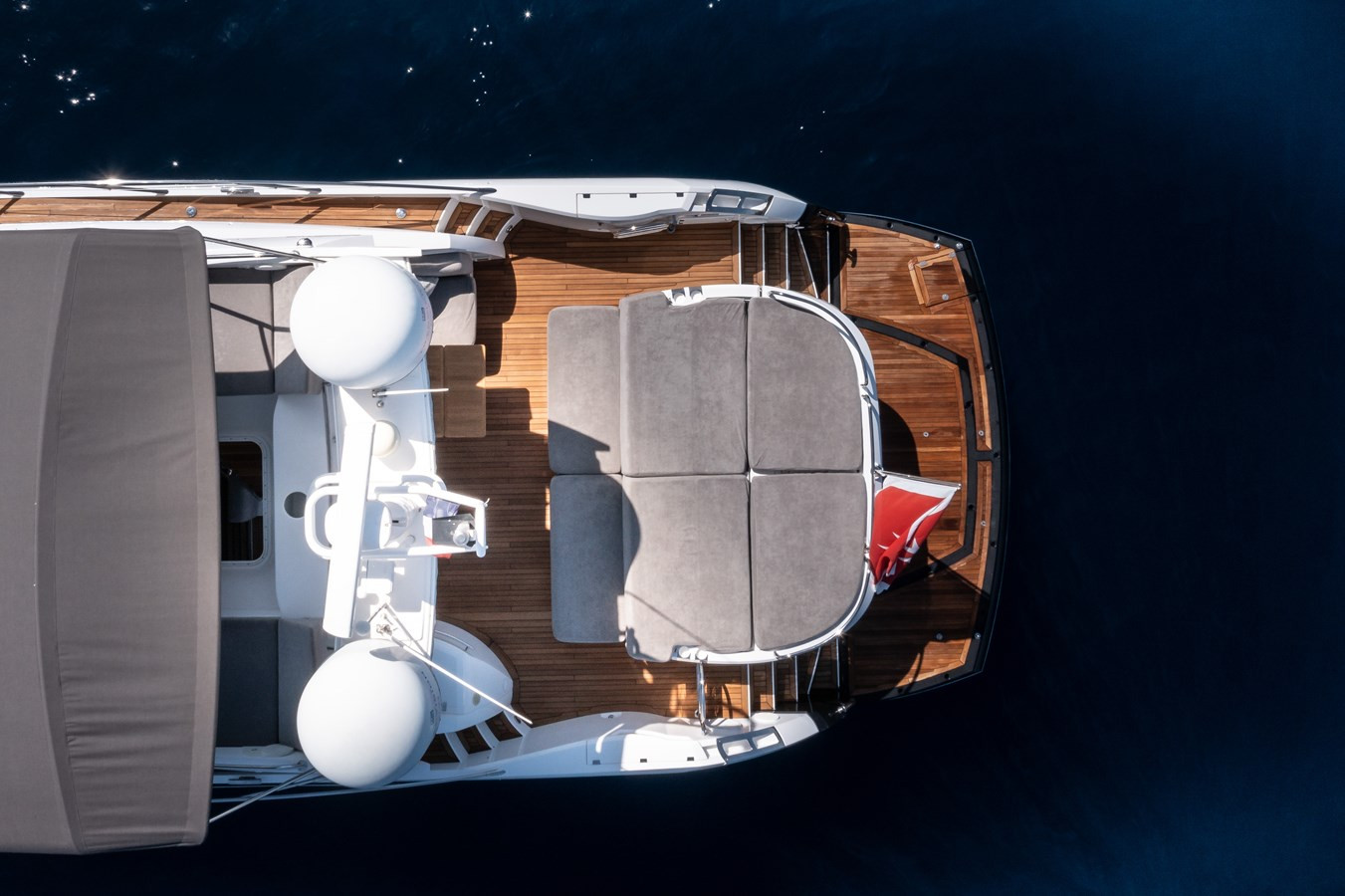 https://arconyachts.ams3.digitaloceanspaces.com/95164/conversions/large_4187838-optimize.jpg