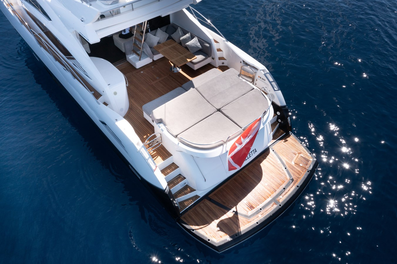 https://arconyachts.ams3.digitaloceanspaces.com/95166/conversions/large_4187839-optimize.jpg