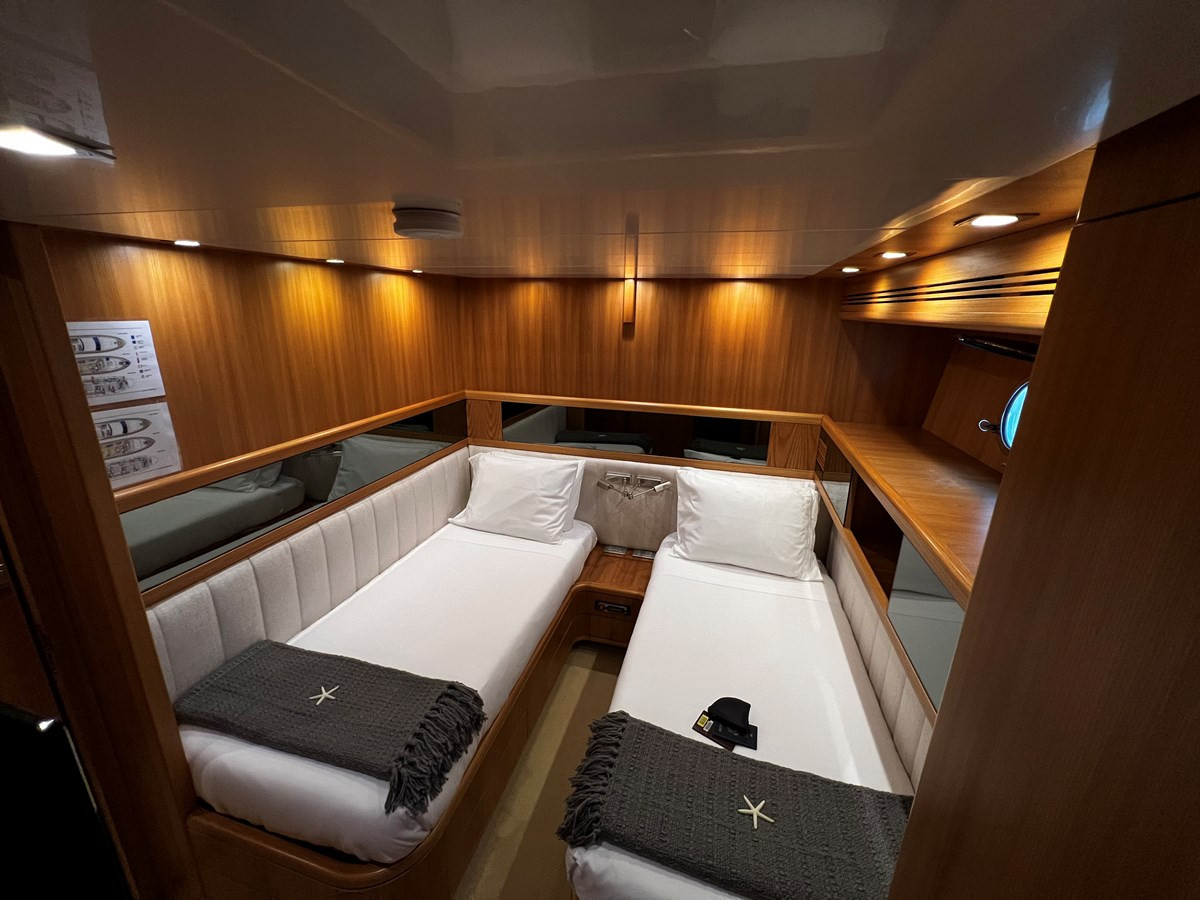 https://arconyachts.ams3.digitaloceanspaces.com/95183/conversions/large_4160582-optimize.jpg
