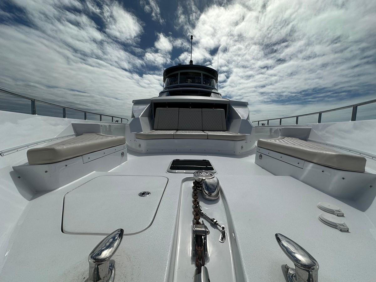 https://arconyachts.ams3.digitaloceanspaces.com/95221/conversions/large_4441193-optimize.jpg
