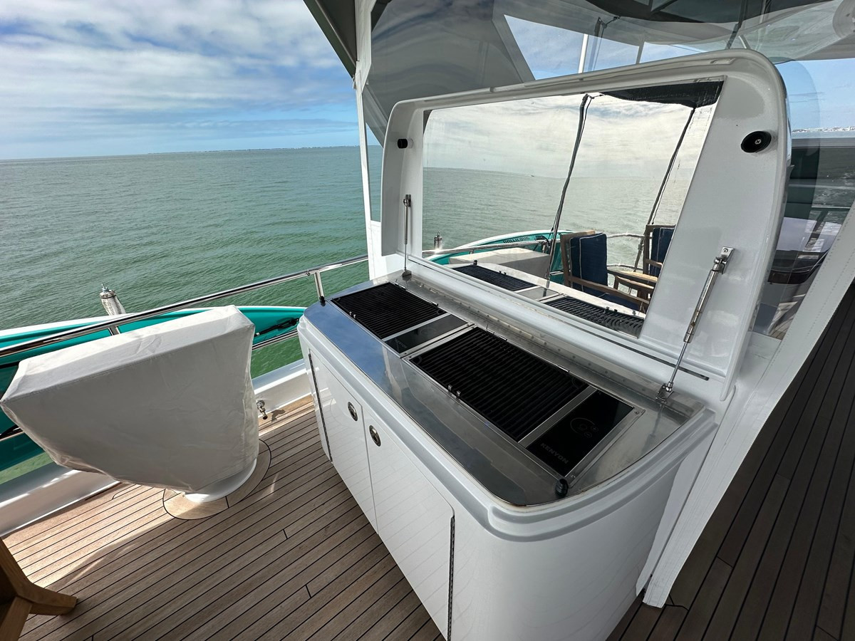 https://arconyachts.ams3.digitaloceanspaces.com/95234/conversions/large_4441197-optimize.jpg