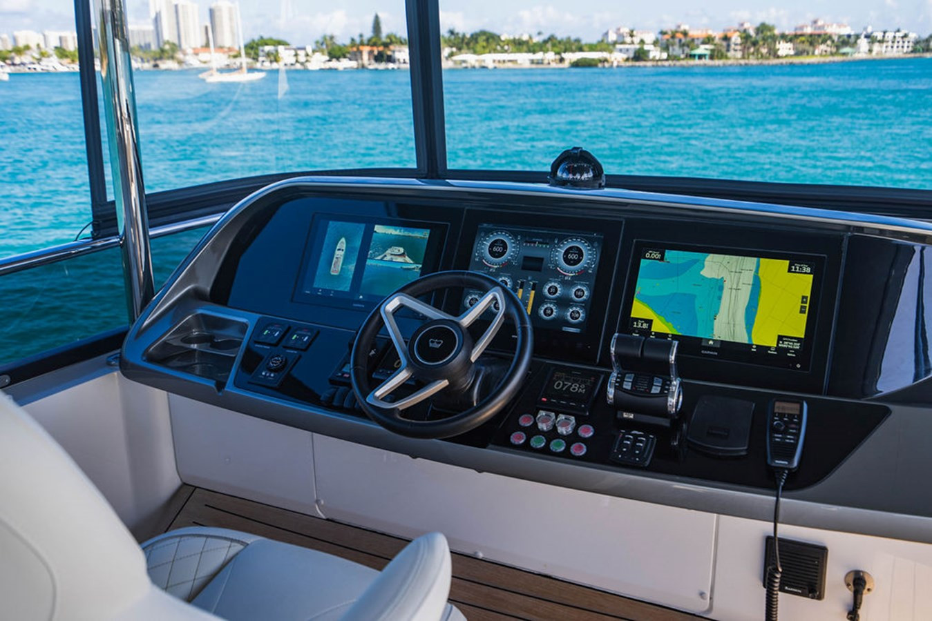 https://arconyachts.ams3.digitaloceanspaces.com/95254/conversions/large_4367168-optimize.jpg