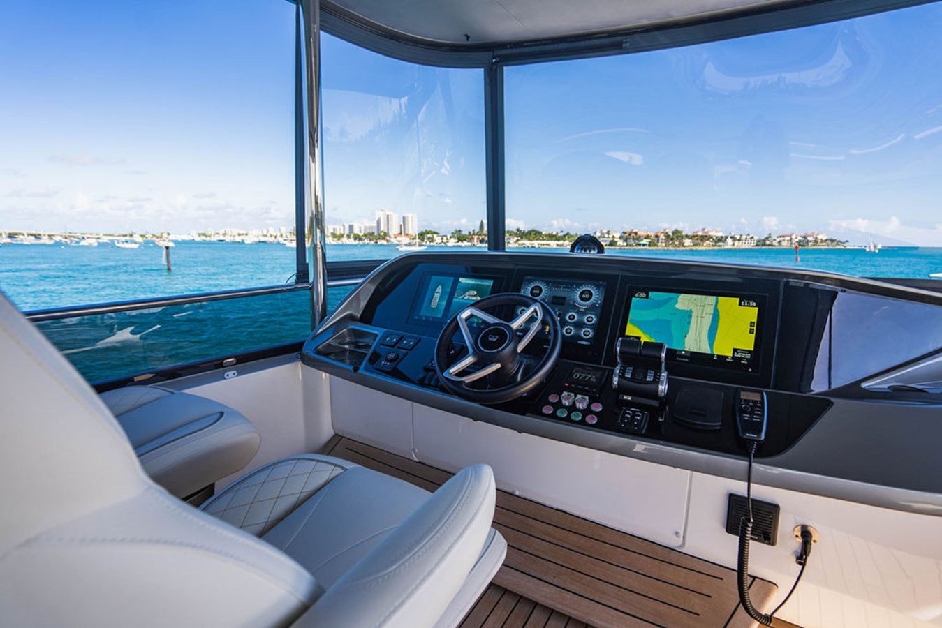 https://arconyachts.ams3.digitaloceanspaces.com/95257/conversions/large_4367169-optimize.jpg