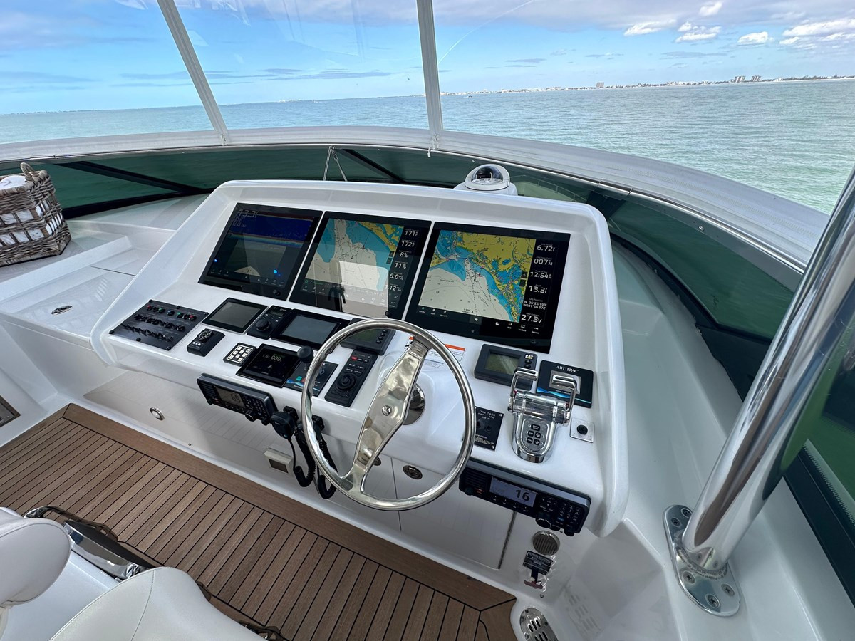 https://arconyachts.ams3.digitaloceanspaces.com/95258/conversions/large_4441205-optimize.jpg