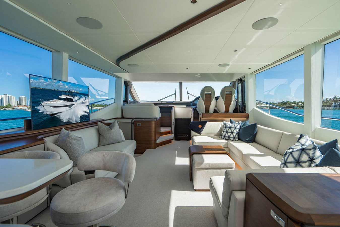 https://arconyachts.ams3.digitaloceanspaces.com/95278/conversions/large_4367176-optimize.jpg