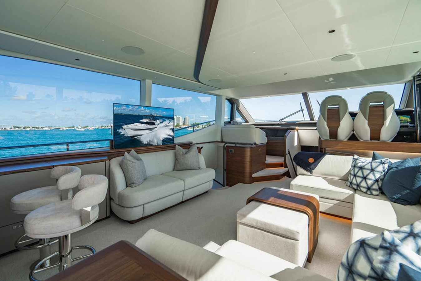https://arconyachts.ams3.digitaloceanspaces.com/95281/conversions/large_4367177-optimize.jpg