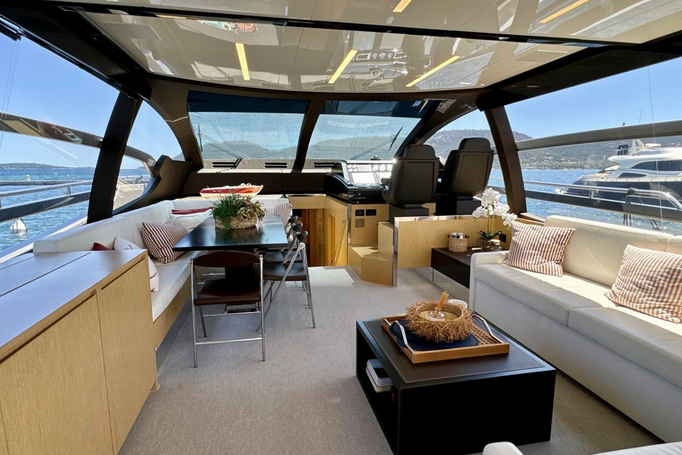 https://arconyachts.ams3.digitaloceanspaces.com/95403/conversions/large_4713106-optimize.jpg