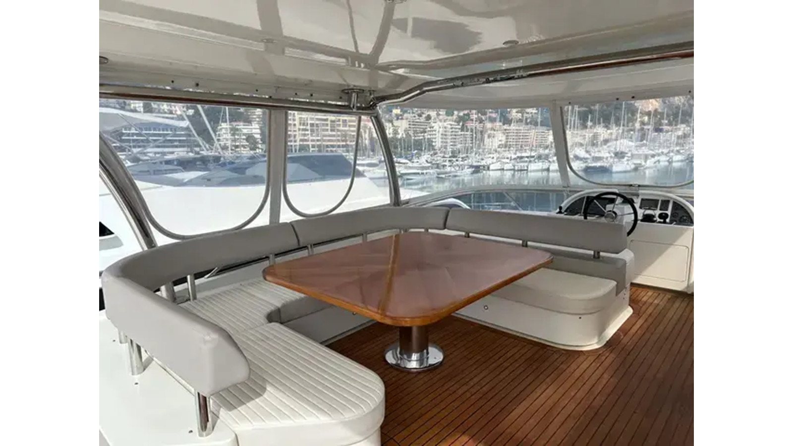https://arconyachts.ams3.digitaloceanspaces.com/95426/conversions/large_4235808-optimize.jpg