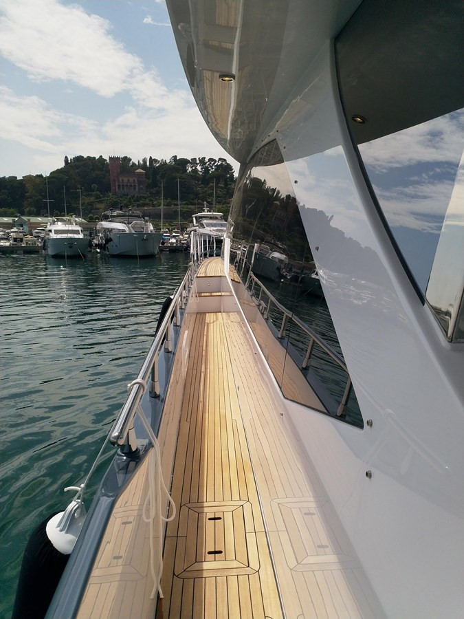 https://arconyachts.ams3.digitaloceanspaces.com/95601/conversions/large_3971443-optimize.jpg