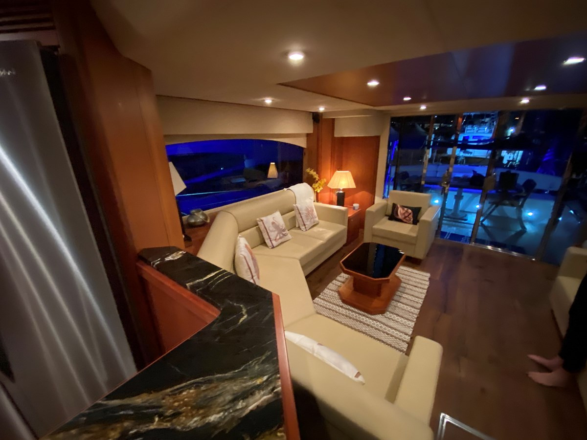 https://arconyachts.ams3.digitaloceanspaces.com/95624/conversions/large_4628345-optimize.jpg