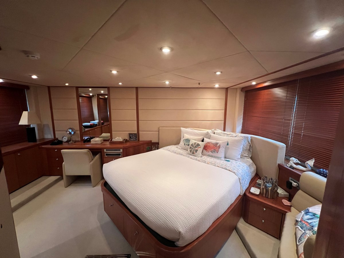https://arconyachts.ams3.digitaloceanspaces.com/95633/conversions/large_4628348-optimize.jpg