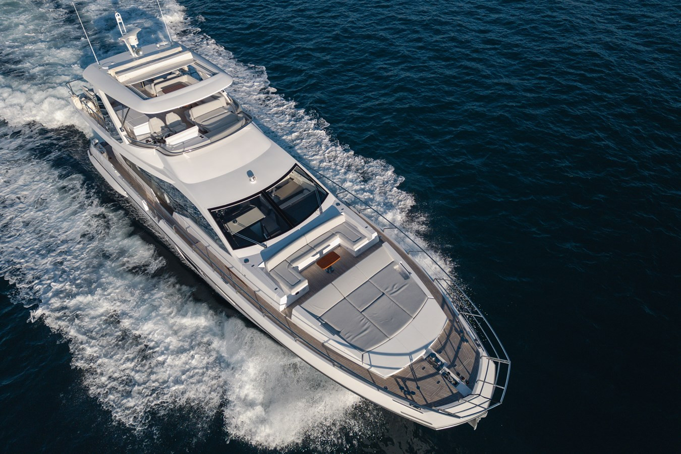 https://arconyachts.ams3.digitaloceanspaces.com/95653/conversions/large_4722218-optimize.jpg