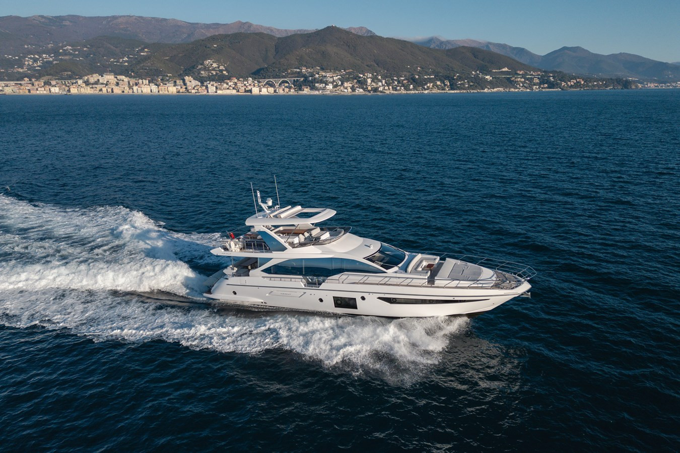 https://arconyachts.ams3.digitaloceanspaces.com/95656/conversions/large_4722220-optimize.jpg