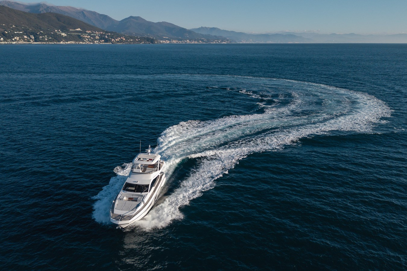 https://arconyachts.ams3.digitaloceanspaces.com/95659/conversions/large_4722221-optimize.jpg