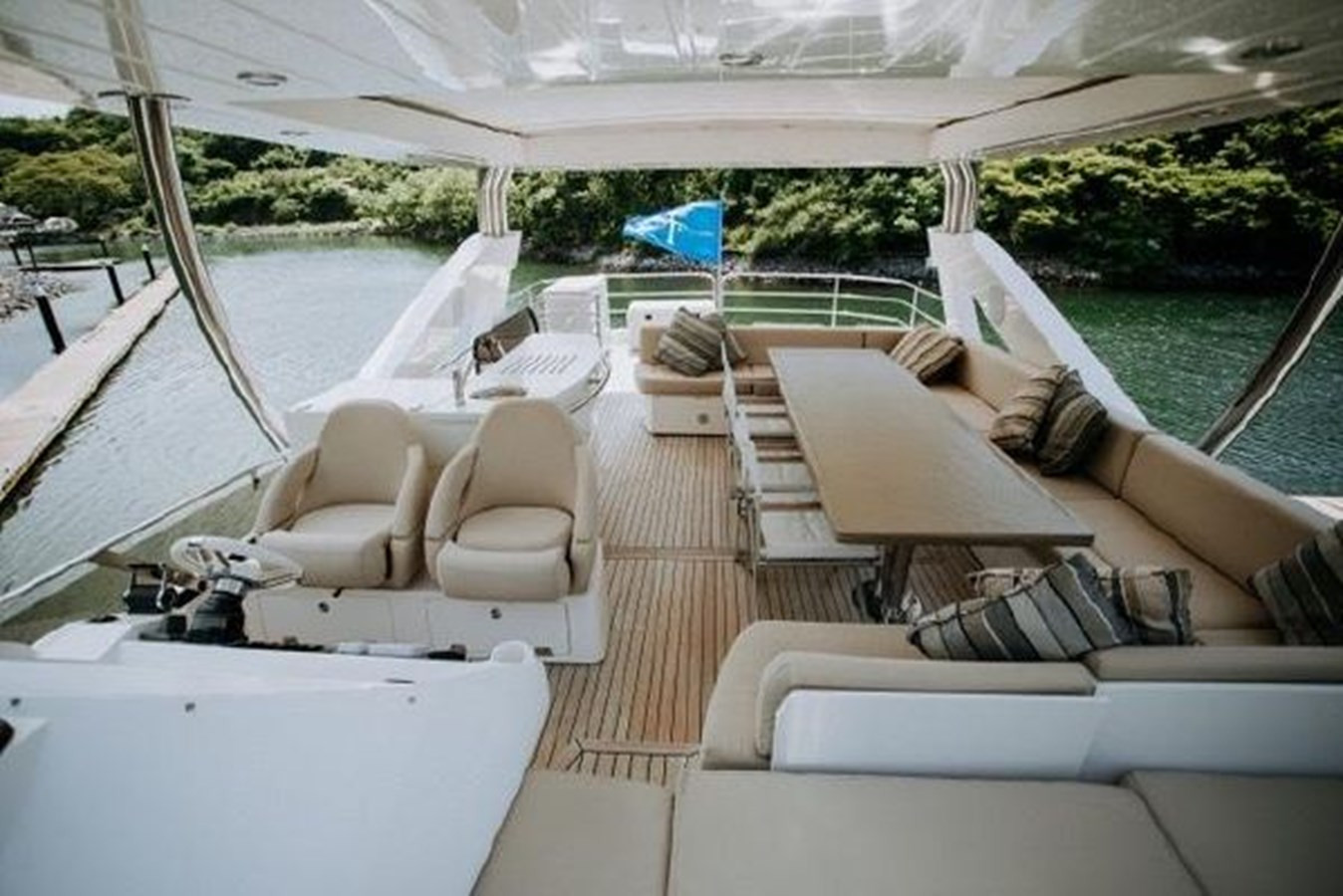 https://arconyachts.ams3.digitaloceanspaces.com/95770/conversions/large_3015813-optimize.jpg
