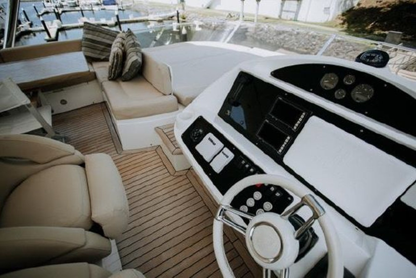 https://arconyachts.ams3.digitaloceanspaces.com/95773/conversions/large_3015814-optimize.jpg
