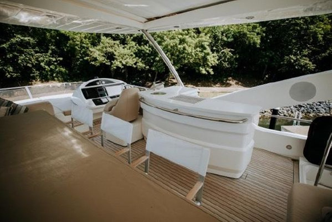 https://arconyachts.ams3.digitaloceanspaces.com/95776/conversions/large_3015815-optimize.jpg