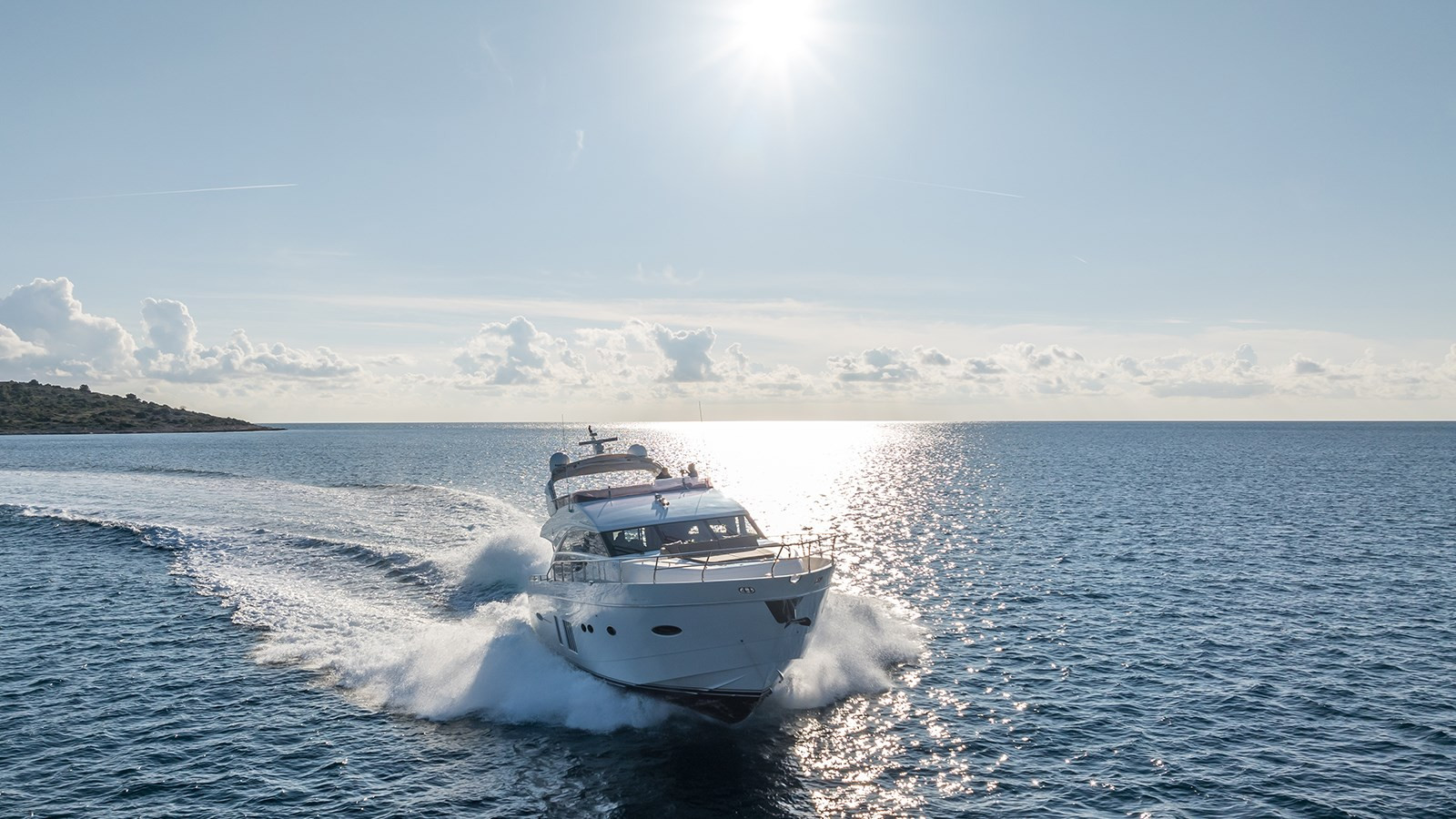 https://arconyachts.ams3.digitaloceanspaces.com/95821/conversions/large_4138770-optimize.jpg