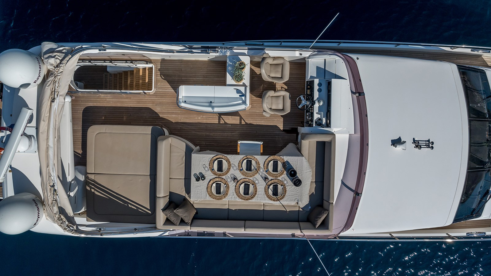 https://arconyachts.ams3.digitaloceanspaces.com/95863/conversions/large_4138776-optimize.jpg