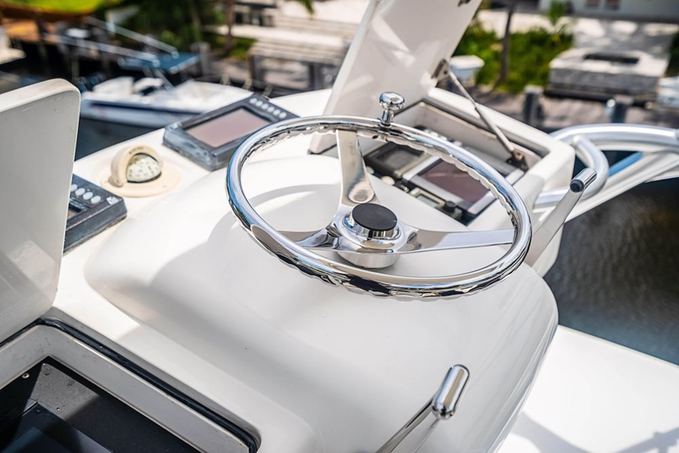 https://arconyachts.ams3.digitaloceanspaces.com/96007/conversions/large_2824007-optimize.jpg