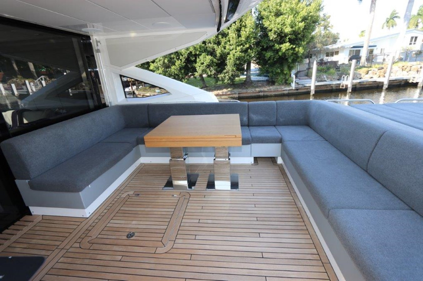 https://arconyachts.ams3.digitaloceanspaces.com/96042/conversions/large_3091964-optimize.jpg