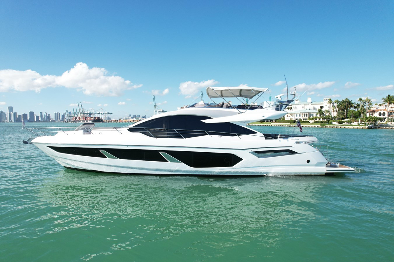 https://arconyachts.ams3.digitaloceanspaces.com/96241/conversions/large_4179613-optimize.jpg