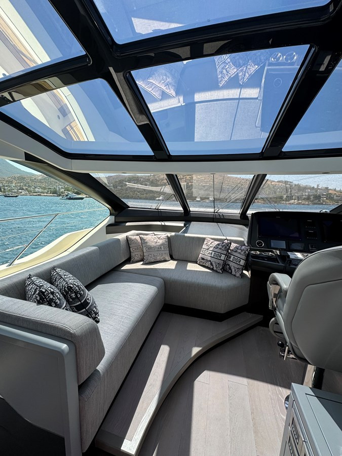 https://arconyachts.ams3.digitaloceanspaces.com/96277/conversions/large_4300110-optimize.jpg