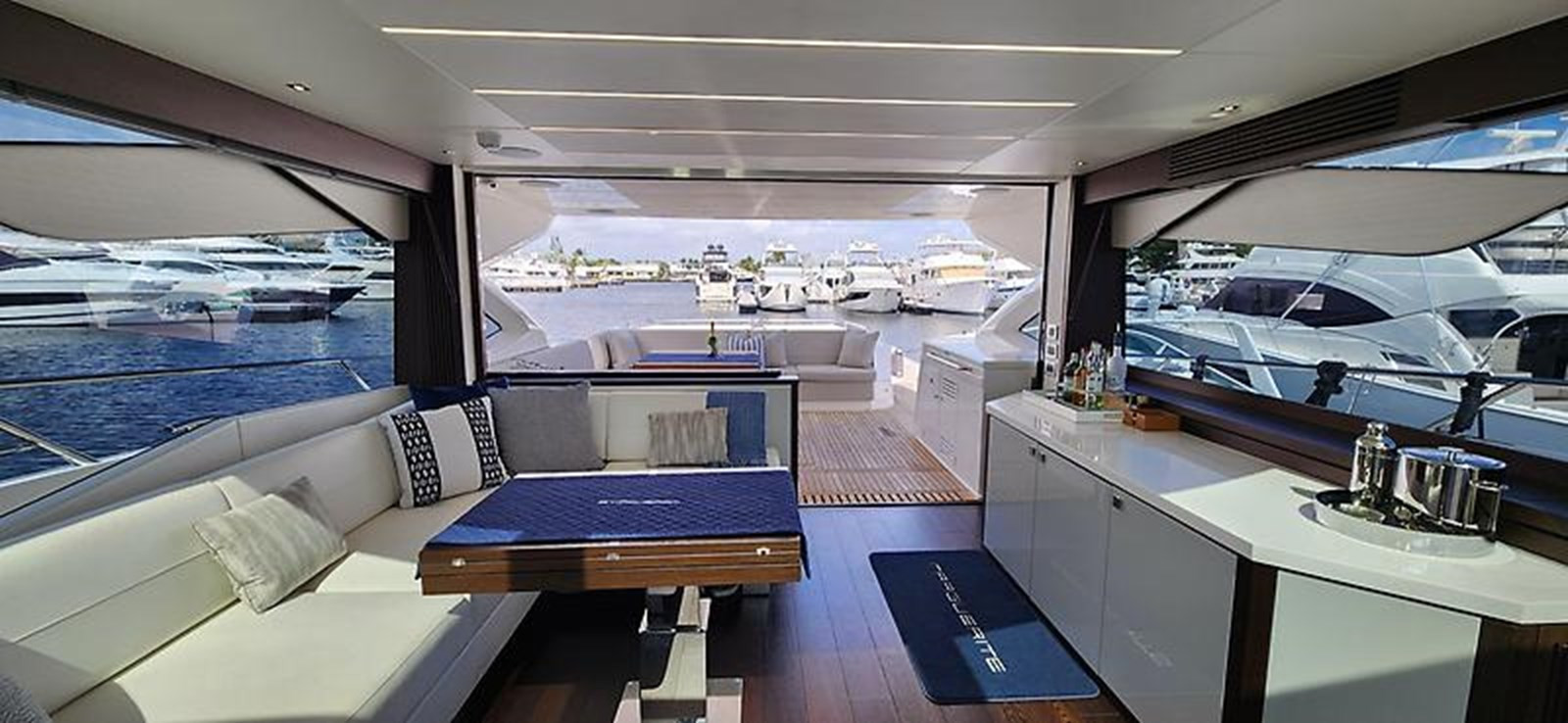 https://arconyachts.ams3.digitaloceanspaces.com/96439/conversions/large_4713708-optimize.jpg