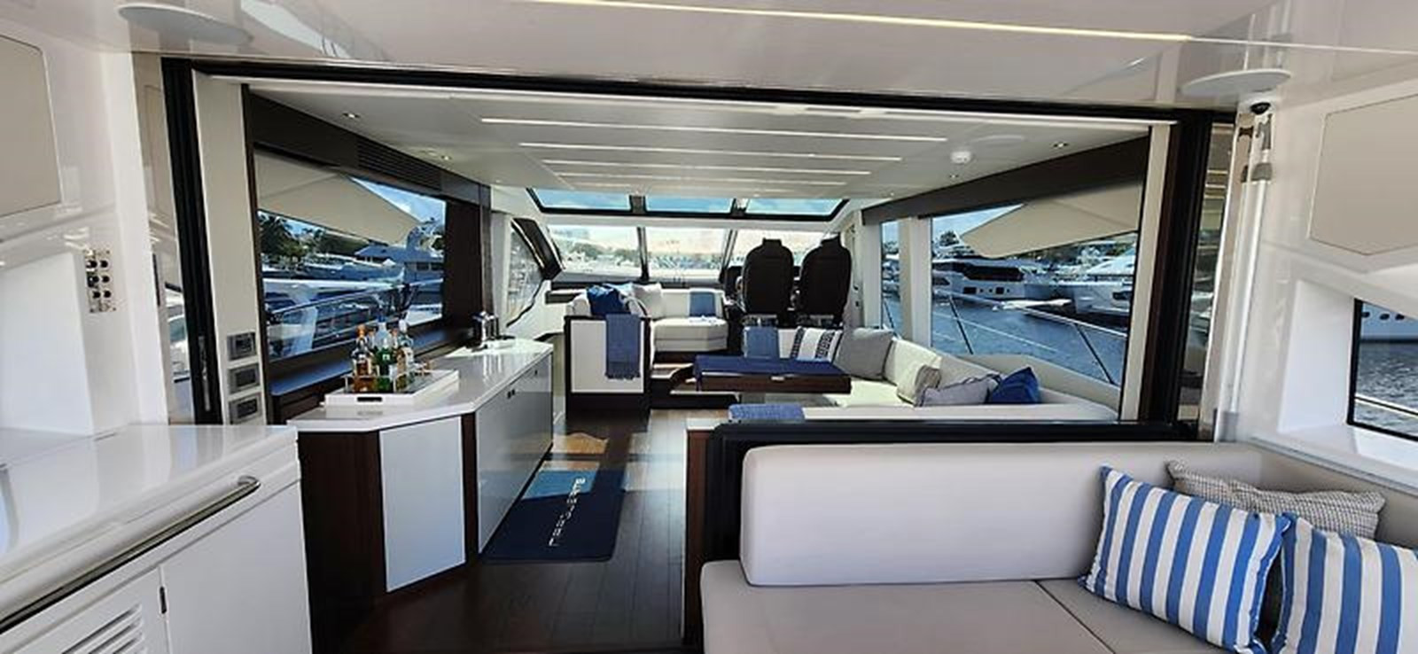 https://arconyachts.ams3.digitaloceanspaces.com/96441/conversions/large_4713709-optimize.jpg