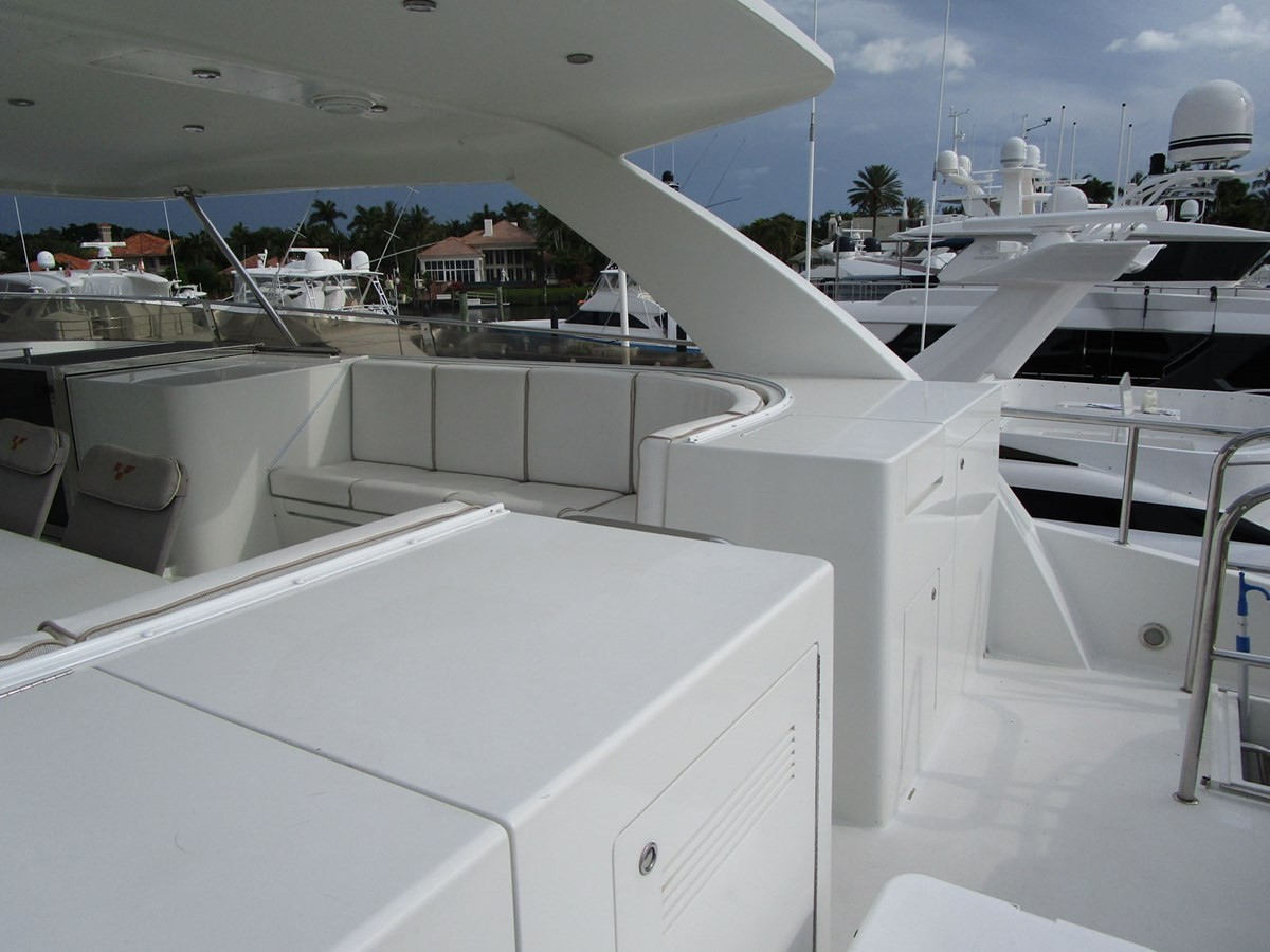 https://arconyachts.ams3.digitaloceanspaces.com/96474/conversions/large_4645411-optimize.jpg