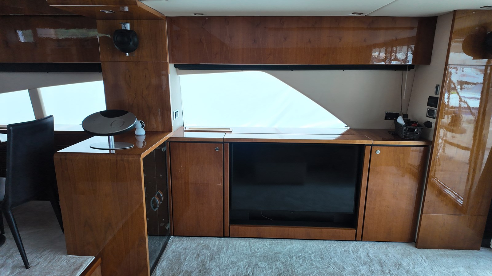 https://arconyachts.ams3.digitaloceanspaces.com/96494/conversions/large_4728240-optimize.jpg