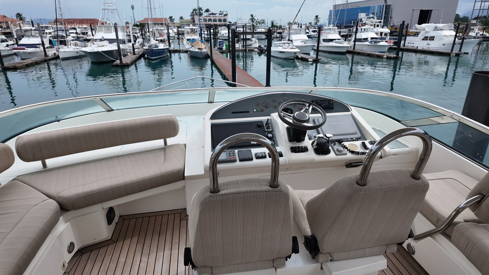 https://arconyachts.ams3.digitaloceanspaces.com/96515/conversions/large_4728248-optimize.jpg