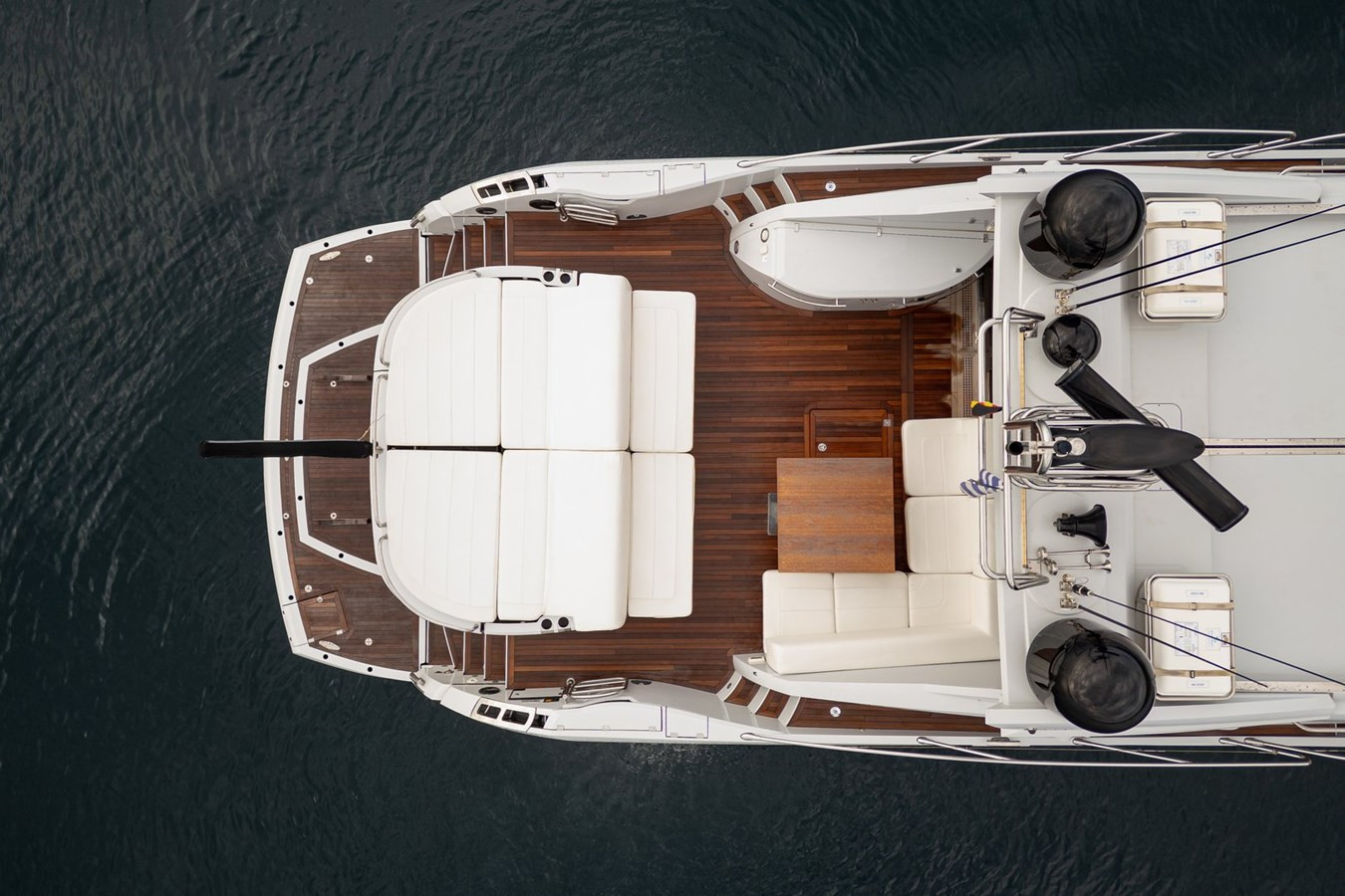 https://arconyachts.ams3.digitaloceanspaces.com/96550/conversions/large_4854095-optimize.jpg