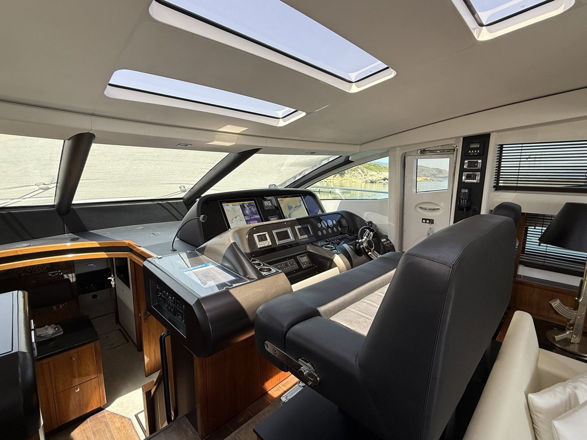 https://arconyachts.ams3.digitaloceanspaces.com/96570/conversions/large_4854067-optimize.jpg