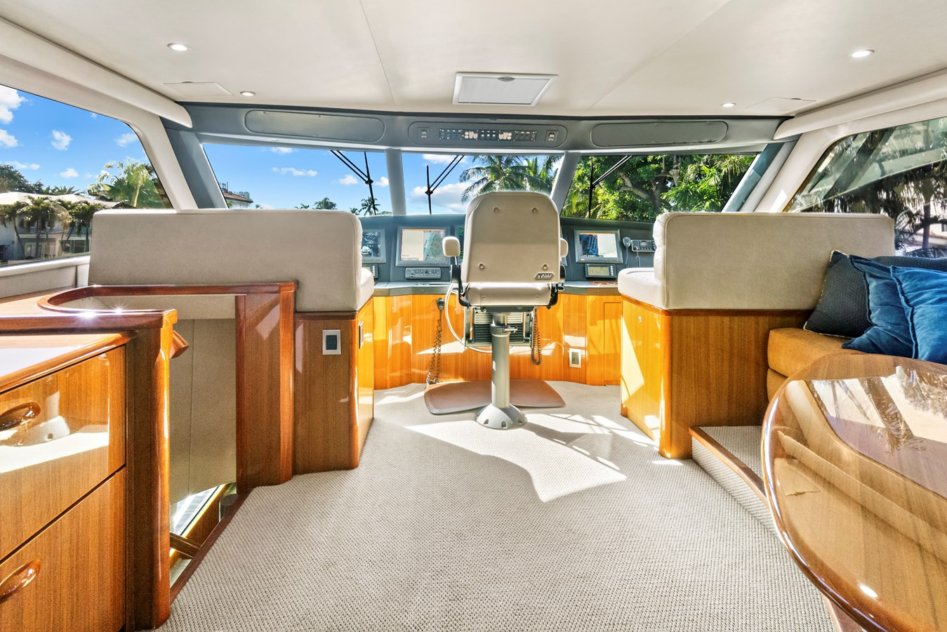 https://arconyachts.ams3.digitaloceanspaces.com/96579/conversions/large_4831702-optimize.jpg