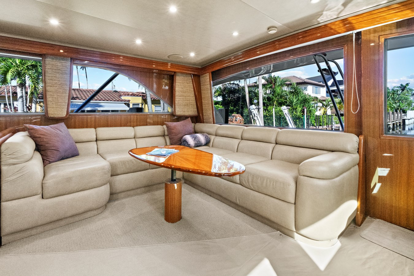 https://arconyachts.ams3.digitaloceanspaces.com/96594/conversions/large_4831707-optimize.jpg