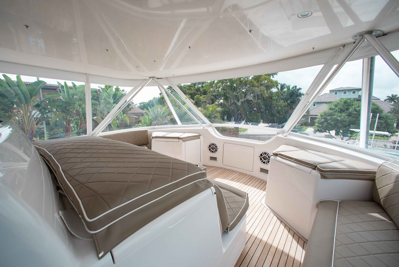 https://arconyachts.ams3.digitaloceanspaces.com/96601/conversions/large_4735133-optimize.jpg