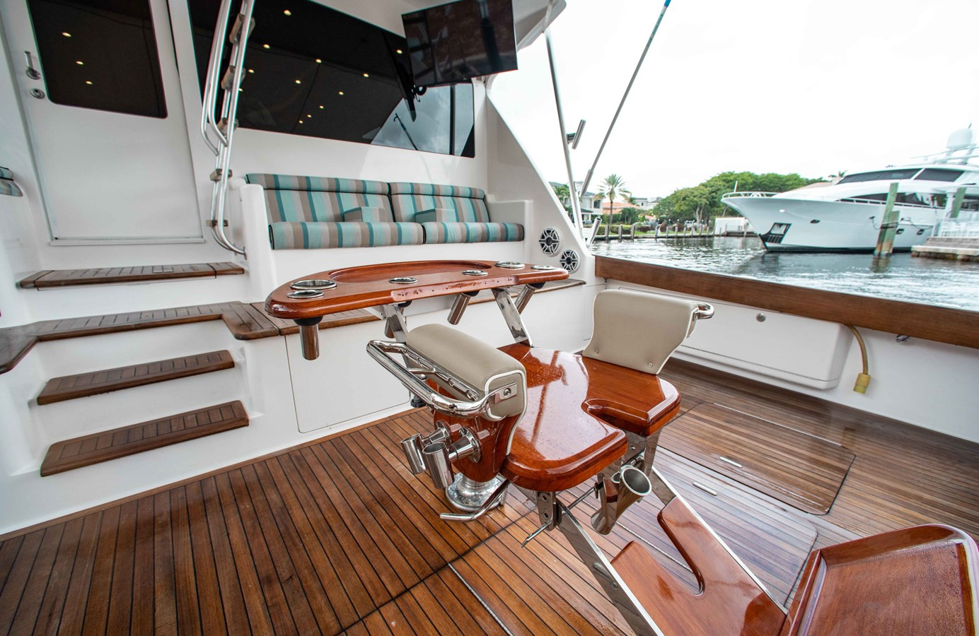 https://arconyachts.ams3.digitaloceanspaces.com/96638/conversions/large_4735145-optimize.jpg