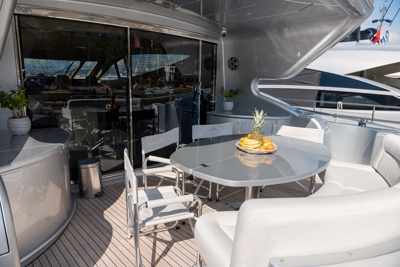 https://arconyachts.ams3.digitaloceanspaces.com/96808/conversions/large_4732050-optimize.jpg