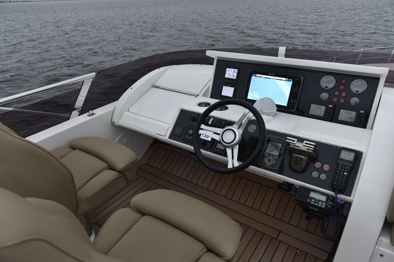 https://arconyachts.ams3.digitaloceanspaces.com/96810/conversions/large_4699937-optimize.jpg