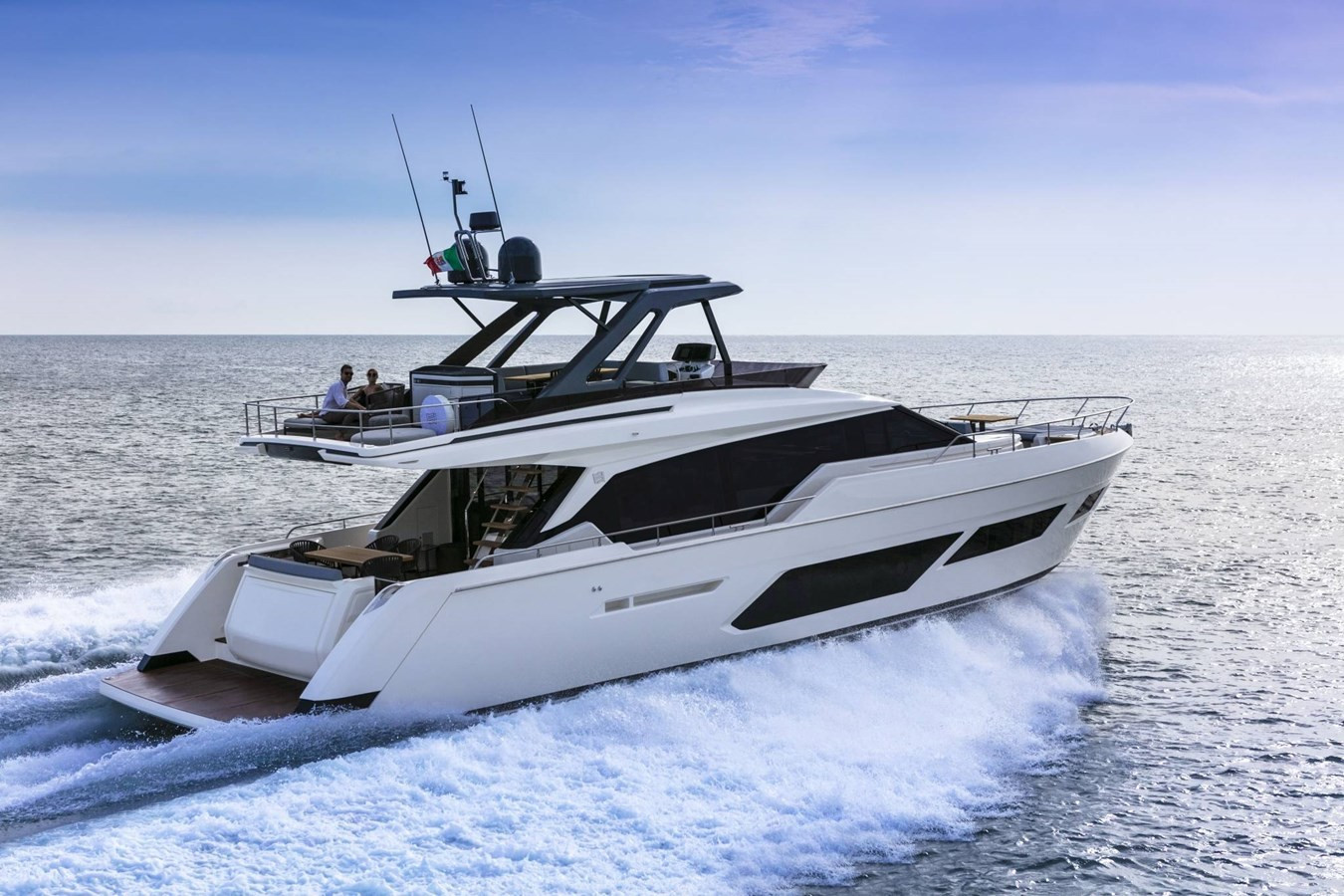 https://arconyachts.ams3.digitaloceanspaces.com/96868/conversions/large_4123049-optimize.jpg