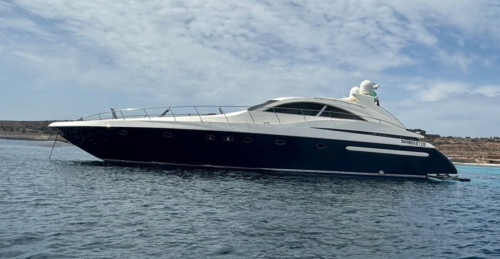 https://arconyachts.ams3.digitaloceanspaces.com/96883/conversions/large_4447756-optimize.jpg