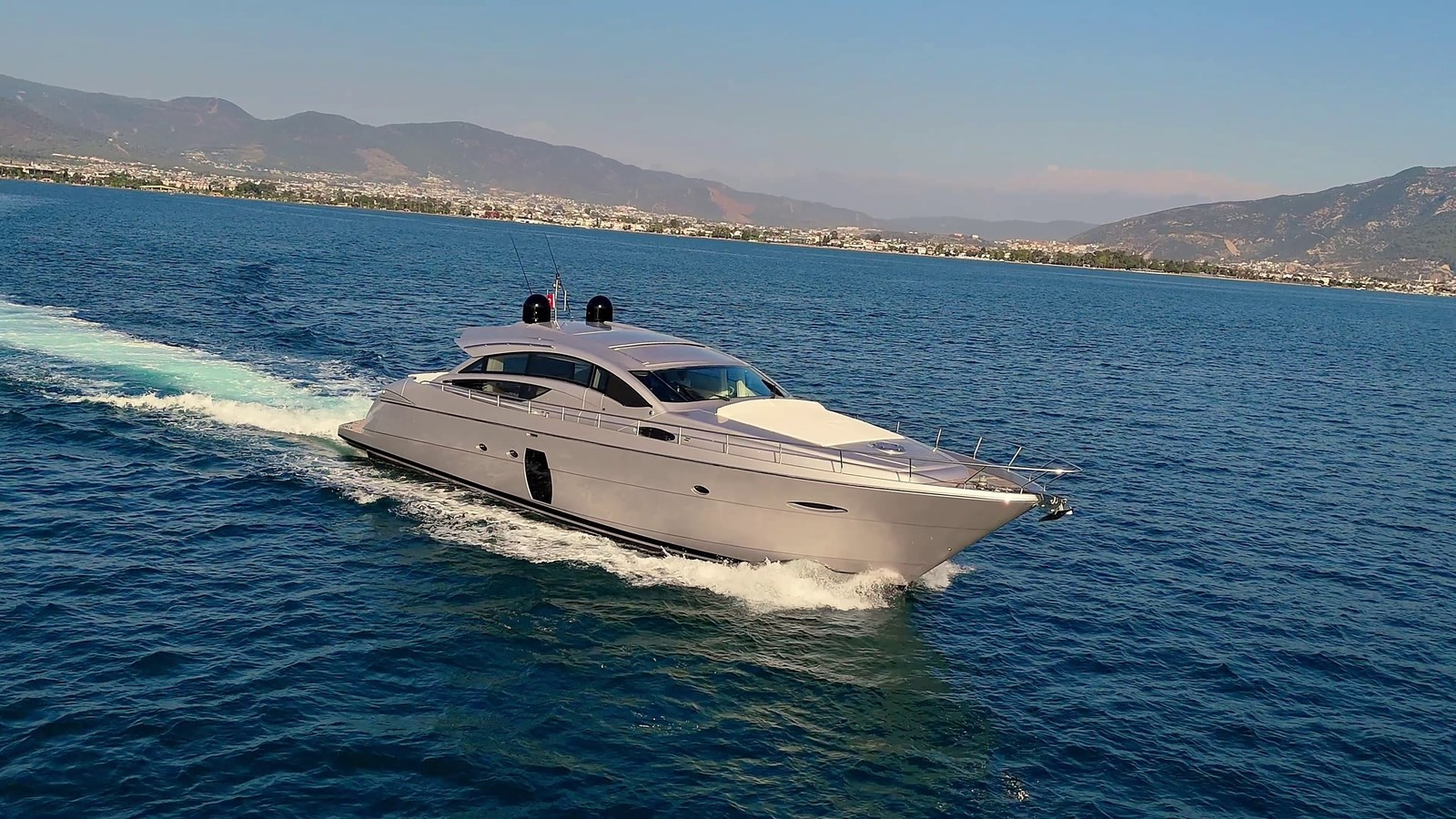 https://arconyachts.ams3.digitaloceanspaces.com/96889/conversions/large_4776412-optimize.jpg